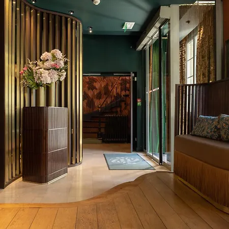 Elsa, By Collection Vesper Hotel Paris