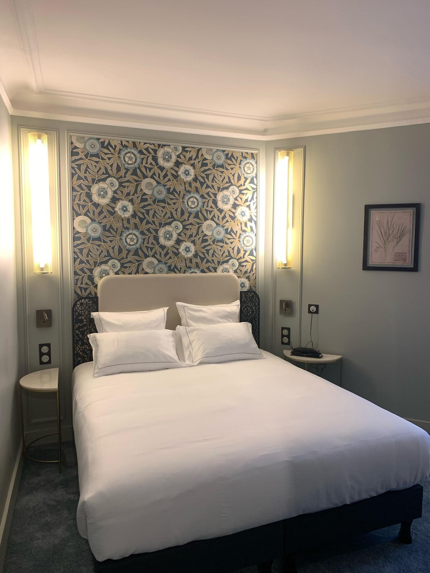 Elsa, Hotel Parigi